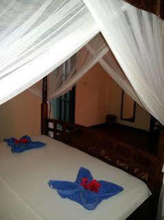 Swahili Villa Coco 2Br Apartment 700M To Beach Mombasa Exterior foto