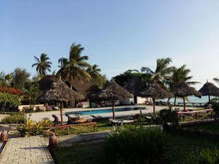 Swahili Villa Coco 2Br Apartment 700M To Beach Mombasa Exterior foto